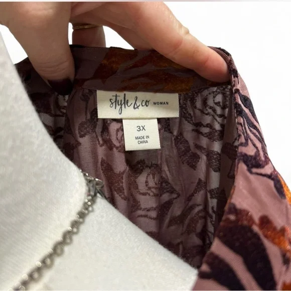 NWT Whimsical Floral Burnout Velvet Peasant Bell Sleeve Blouse Woman's 3XL - Picture 4 of 8